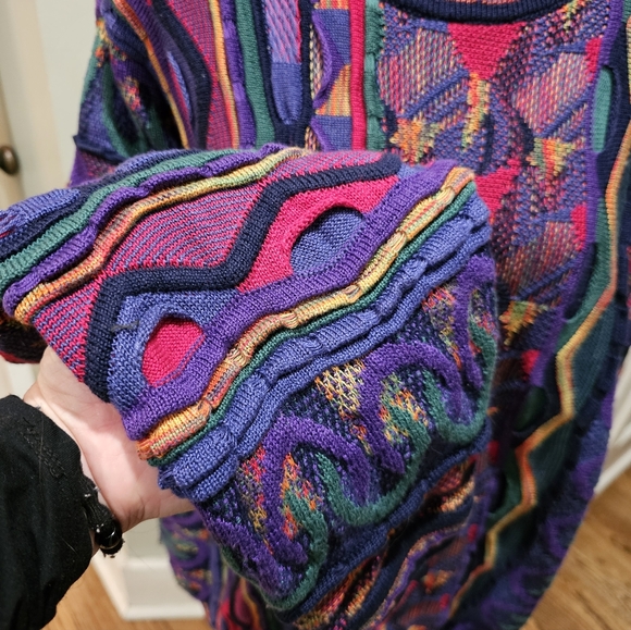 Tundra Canada Multicolor Geometric Crew Neck Sweater - Picture 3 of 8